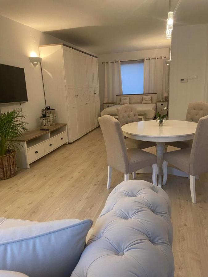 Lux Chodziez, Ul Zwyciestwa 13 Chodzież